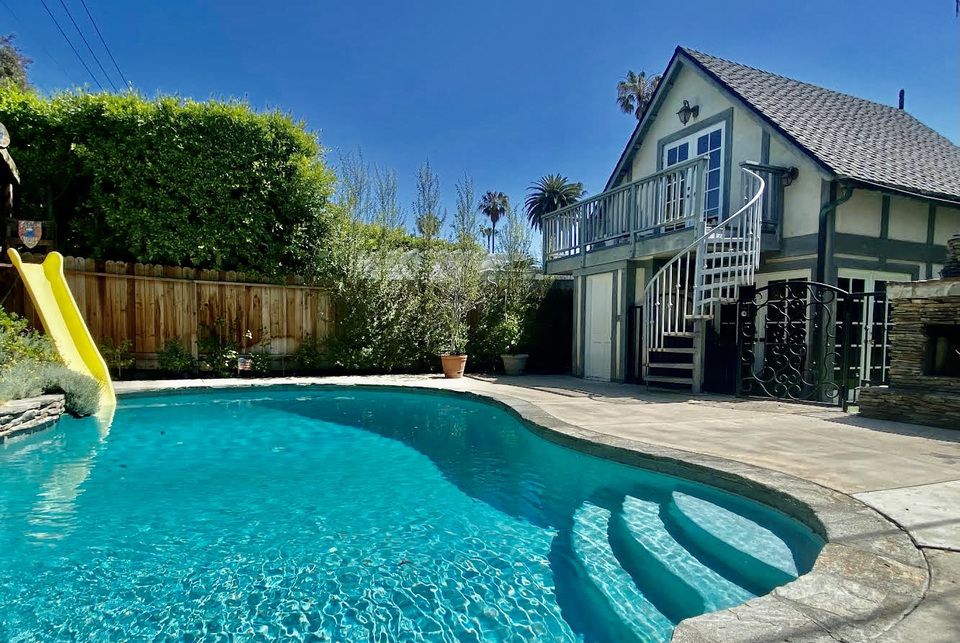 Pacific Palisades Swimming Pool